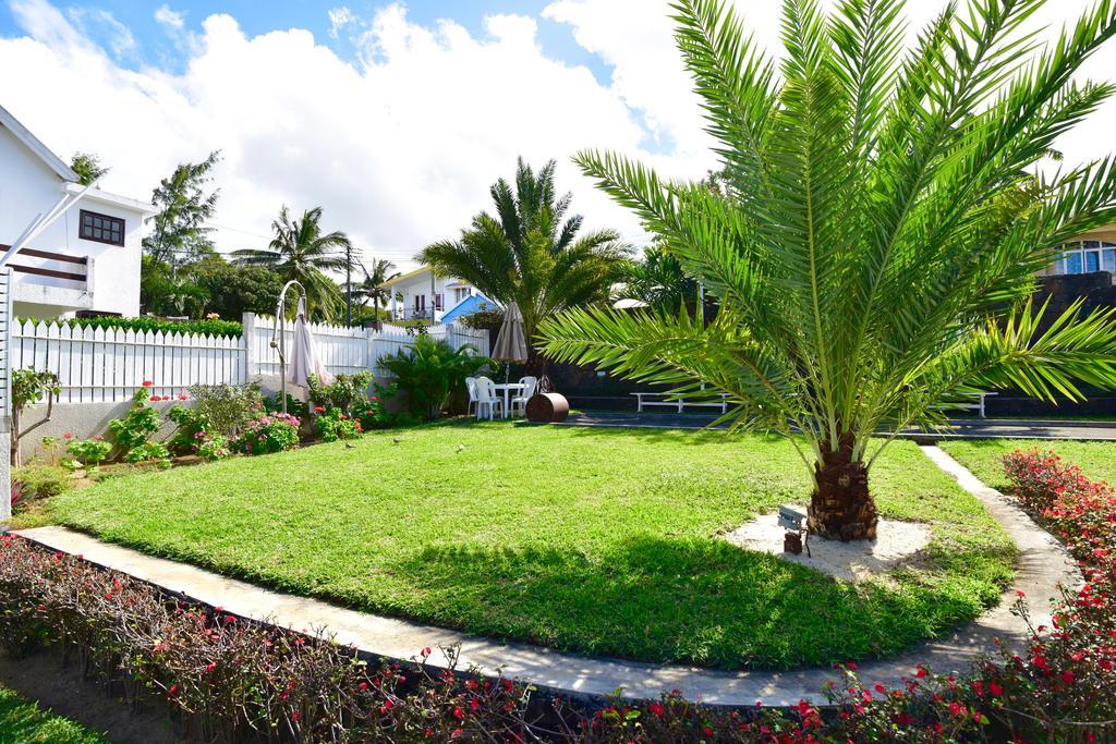 Turquoise Bay Beach Apartments Тру-д'-О-Дус Екстер'єр фото