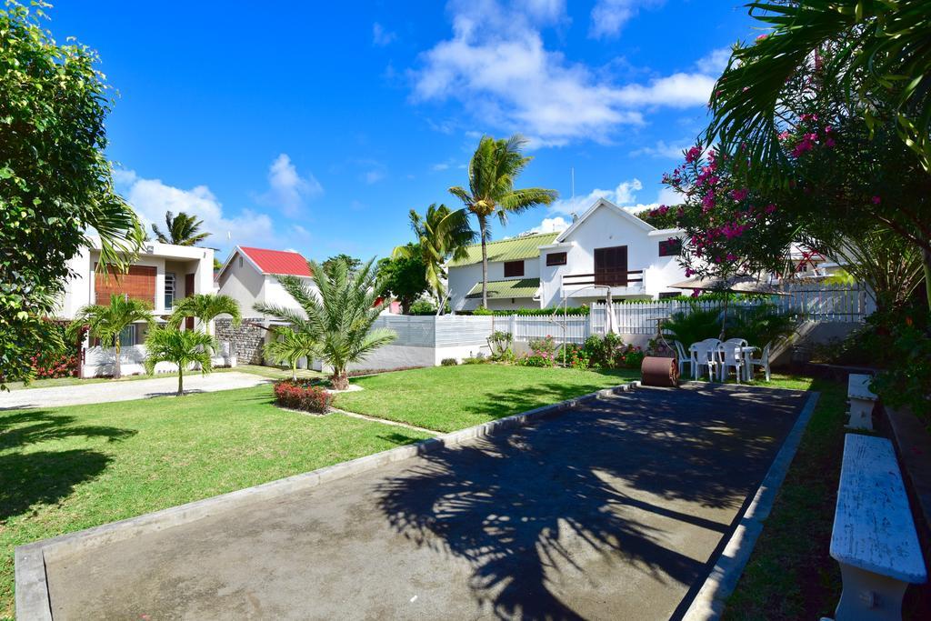 Turquoise Bay Beach Apartments Тру-д'-О-Дус Екстер'єр фото