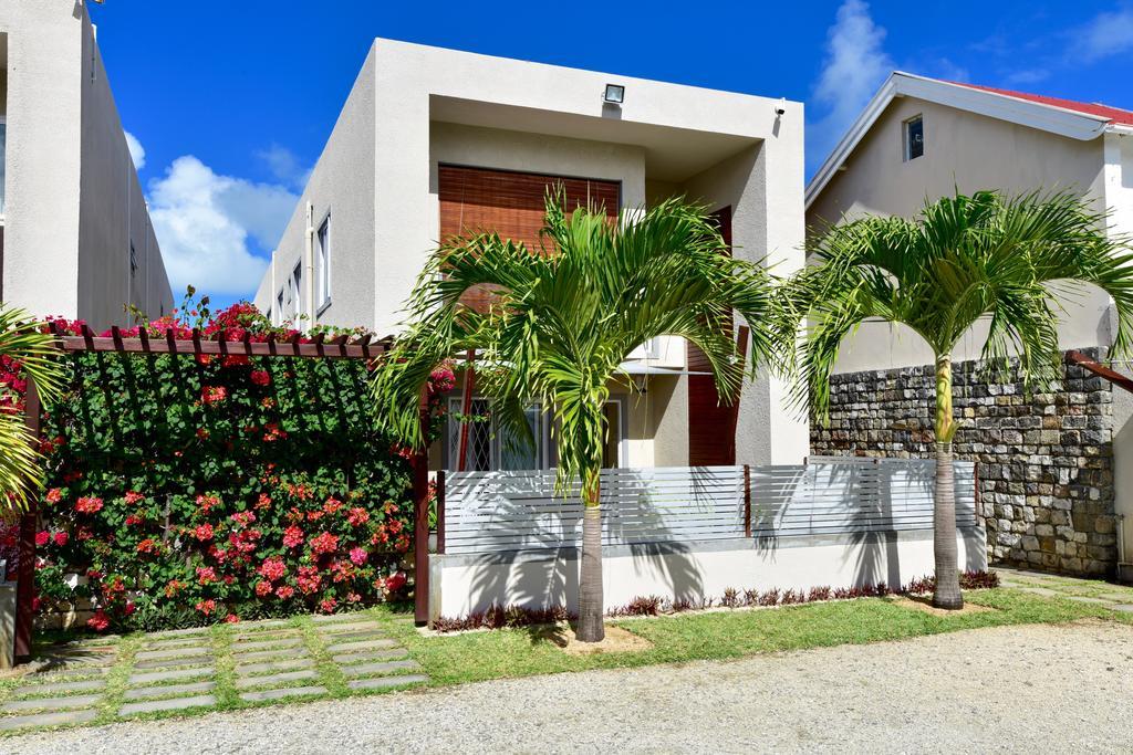 Turquoise Bay Beach Apartments Тру-д'-О-Дус Екстер'єр фото