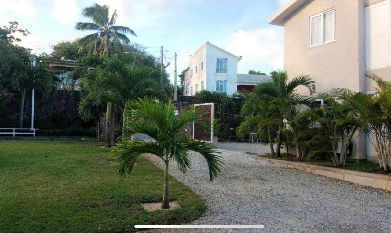 Turquoise Bay Beach Apartments Тру-д'-О-Дус Екстер'єр фото